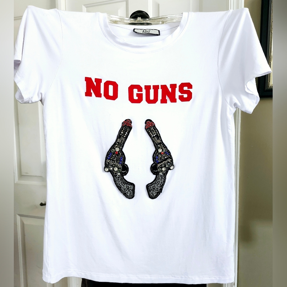 ‼️Niú Women’s No Guns Sequin Embellished T Shirt Size Small